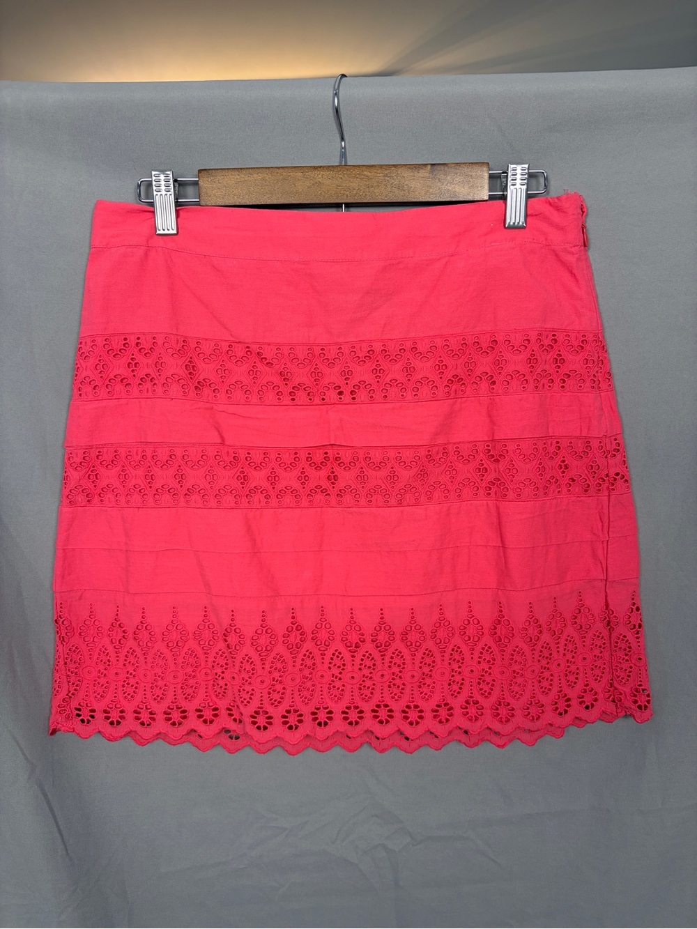 Gap Pink Eyelet Mini Skirt Size 6 Scalloped Hem Cotton Lined Feminine Summer